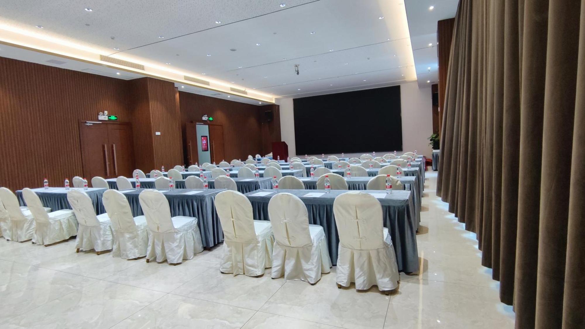 Phoenix Hill Hotel Dongguan - Golf Course Shop Экстерьер фото