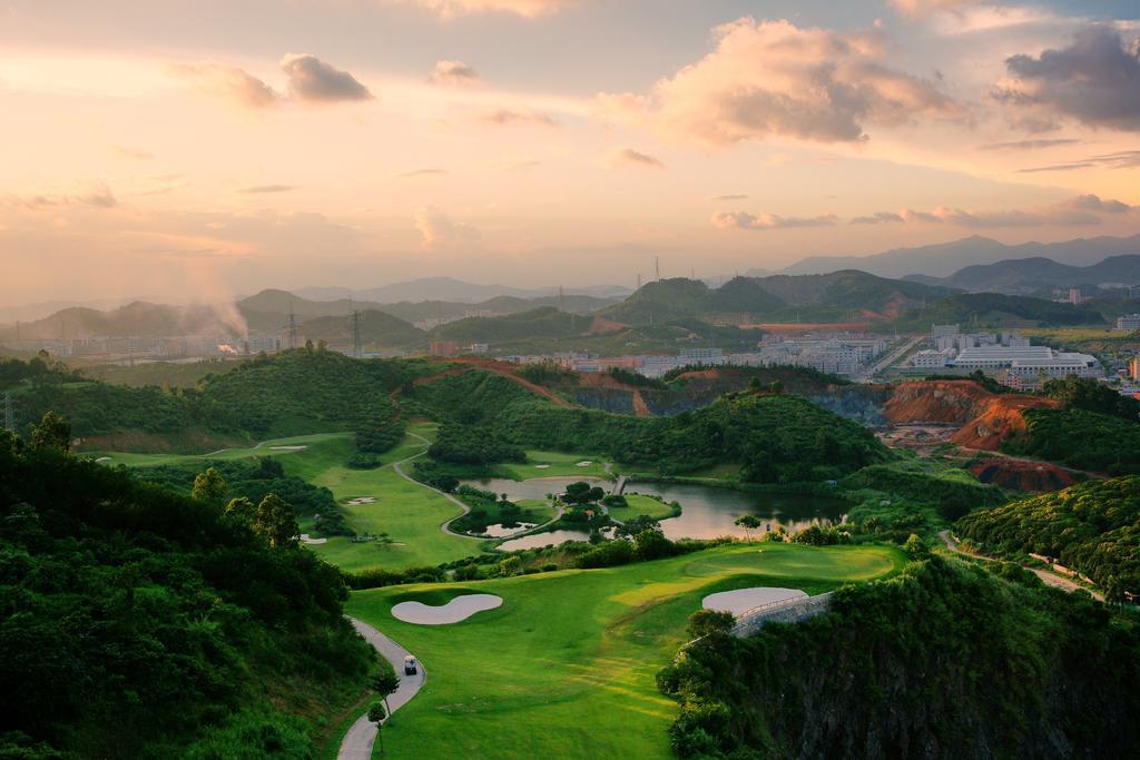 Phoenix Hill Hotel Dongguan - Golf Course Shop Экстерьер фото